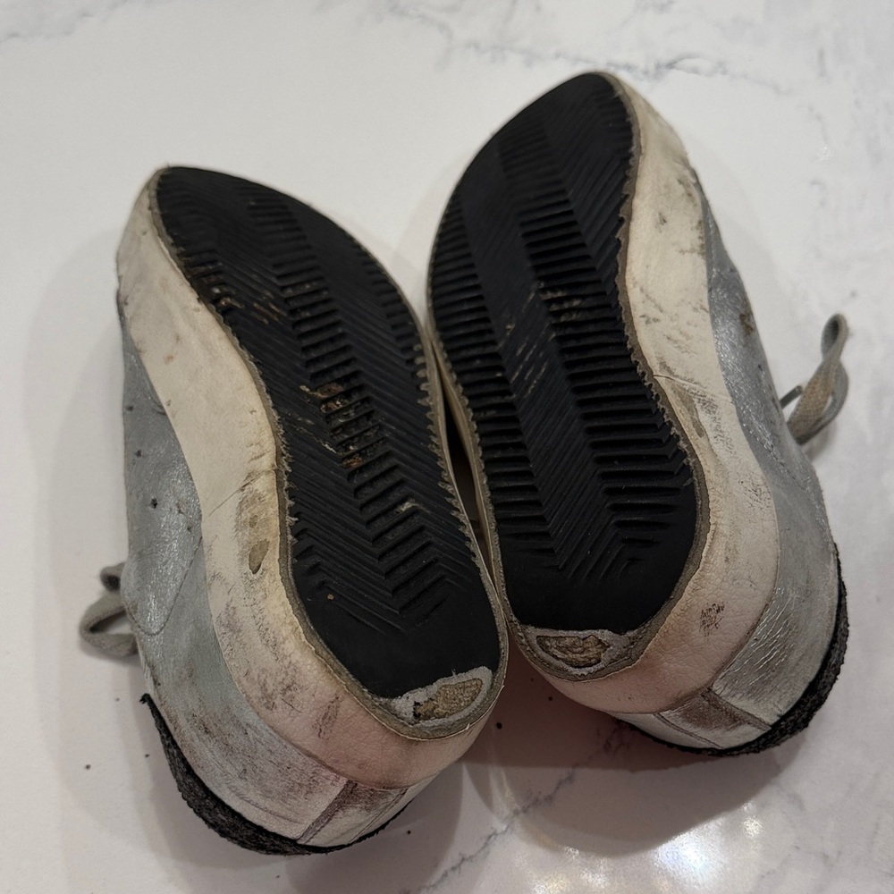 Golden Goose Silver Leather Sneakers with Black Star - Picture 5 of 5